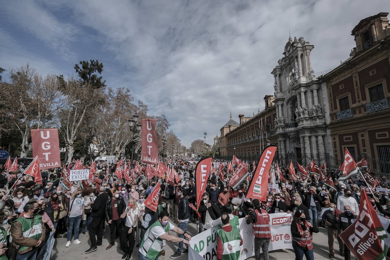 Las manifestaciones de CC.OO. y UGT por la sanidad no igualan a las mareas blancas